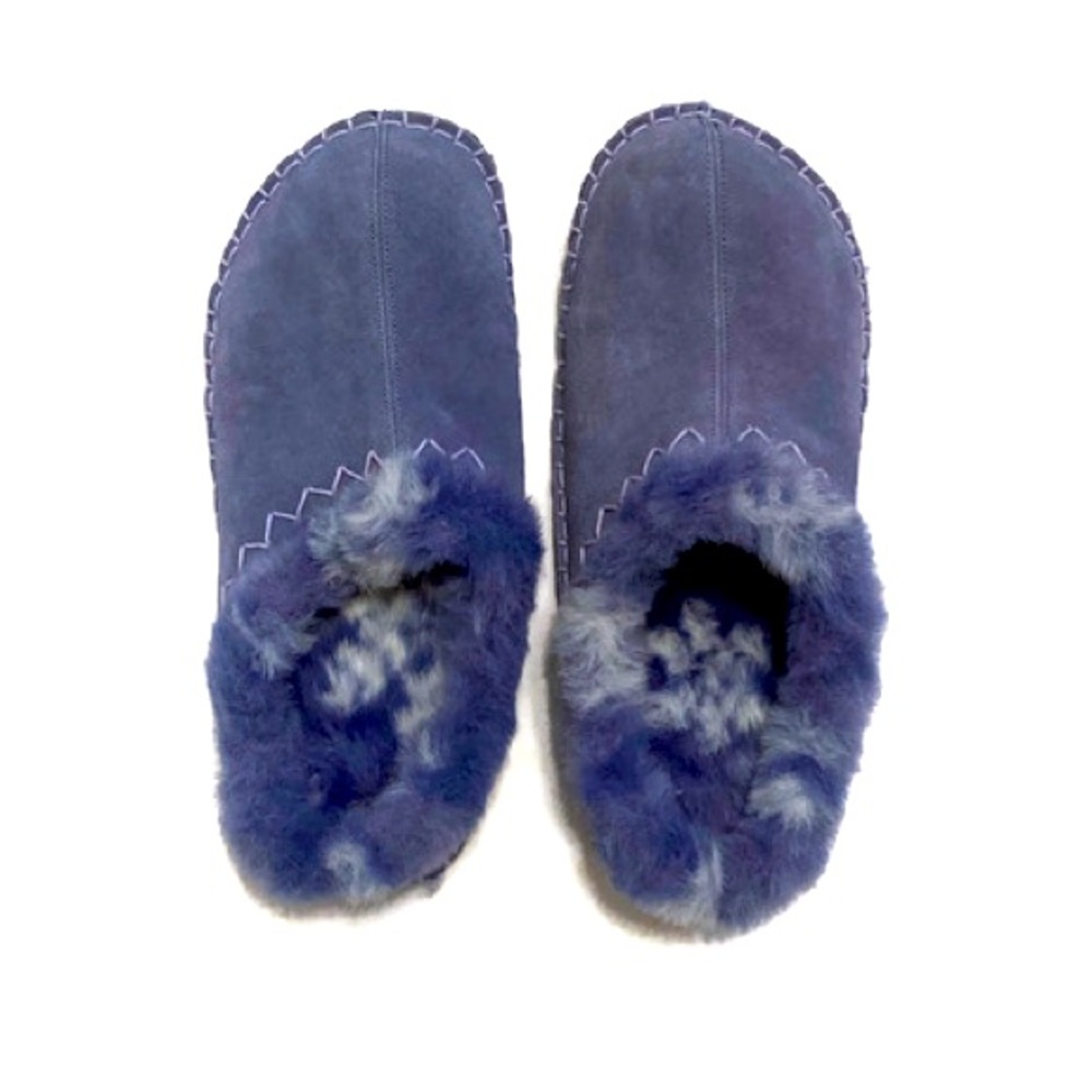 Cabela’s Purple Fuzzy Slippers